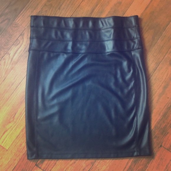 Jolt Dresses & Skirts - Faux leather skirt L